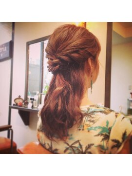 リステリアヘアー(Resteria Hair) やわらかアミコミふんわりアレンジ♪