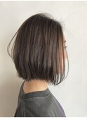 外はね前下がりボブ
