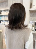福山市美容室Caary人気 ベージュインナーカラー外ハネセミディ
