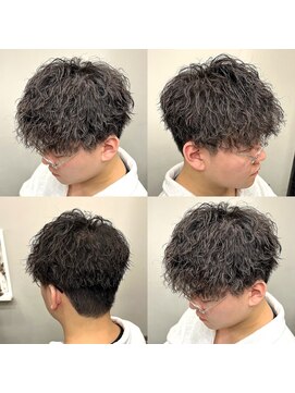 スナッグルサロン(SNUGGLE SALON) ツイストスパイラルパーマメンズ波打ちツーブロックマッシュ池袋