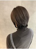 インナーカラーが可愛いシルバー×ショートボブ