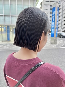 オーガニック アトリエ 大宮(organic+atelier) 20代30代40代前下がりストレート小顔補正立体カット
