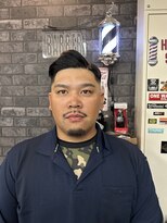 サカモト(SAKAMOTO)&nbsp;サイドパートスキンフェードスタイル