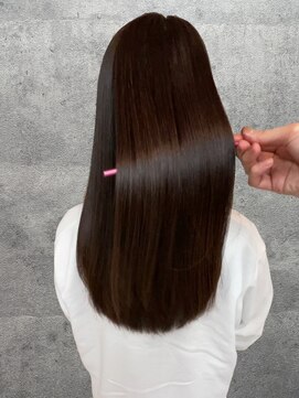 イシン(ISIN) 黒髪/縮毛矯正/髪質改善/インナーカラー[保土ヶ谷]