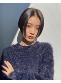 丸みショート前下がりセンターパートハンサムくびれショート
