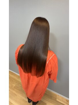 スリーク バイ ロイ 円町本店(sleek by roy) ツヤツヤアッシュカラー。