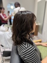 ネネン 久喜(Nennen) ウェーブパーマスタイル