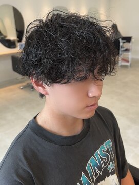 ソソ(soso.) 色気漂う大人ウェーブパーマ