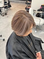 アルトル 池袋(altru) 白髪ぼかしホワイトブラウンチェリーブラウンミニウルフ 元重