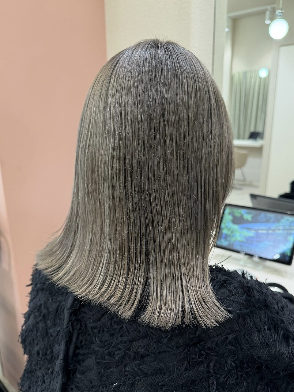 ピンクベージュ/ブリーチ/原宿/女性美容師