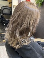 アルファ(alpha)&nbsp;大人ガーリー/ダークアッシュ/似合わせカット/ミディアムレイヤ