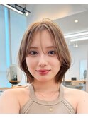 明るめベージュレイヤーボブ