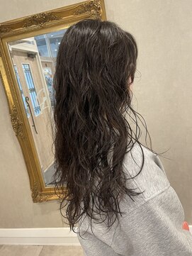リノ カルバリ(Lino Calbari) ロングの天使パーマ