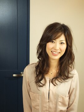 ヘアデザイン ループ(hair design LOOP) フェミニンロング