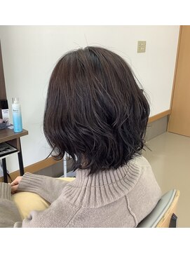 リー(Lea) ミディアムウルフパーマ