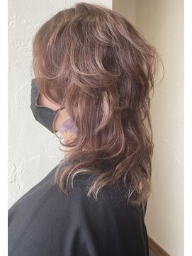 ルシードスタイルアイフラット(LUCIDO STYLE I-FLAT) ウルフヘア ハイライトon ピンクベージュ