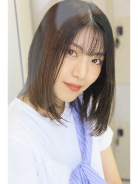 スリーヌーン(THREE noon) 大人かわいいワンカール美髪２０代３０代４０代小顔戸なれミディ