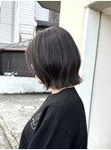 顔周り軽い切りっぱなしボブ×くすみブラウン