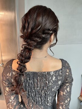 シャルムバイケンジ(Charm.by KENJE) 【編みおろしローポニーテール】結婚式/二次会/銀座/ヘアセット