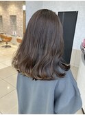 切りっぱなしミディアム×グレージュ
