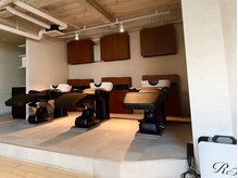 シェノンエクラ(CHAINON. eclat)の雰囲気(フルフラットシャンプー台で腰と首の負担を軽減。)