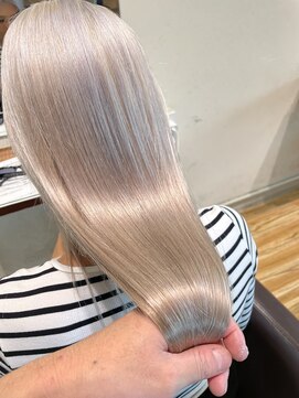 リグフクオカ(L.I.G fukuoka) 【L.I.G fukuoka】ホワイトシルバー