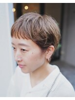 ヤイカ(YAYKA)&nbsp;透明感ベージュのベリーショート