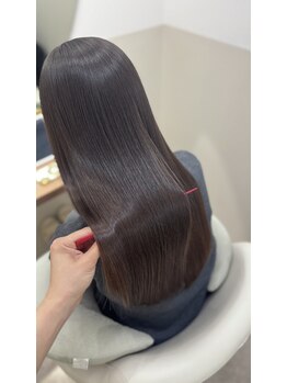 Ray By Bloom【レイ バイ ブルーム】【9月14日 NEW OPEN(予定)】の写真/まっすぐすぎない、髪質やクセに合わせた思わず触れたくなる、大人のための自然な艶ストレートへ