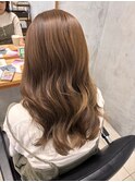 ベージュ