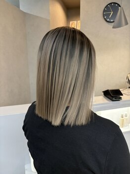 ラフィット 下大利店(lafit)の写真/【下大利駅1分】トレンドの人気カラーや、ヘアケアを同時に叶える「毛髪修復カラー」であなただけの色へ。