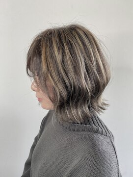 ヘアメイク カーロデュエ(Hair Make caro due) ハイライト 外はねボブ