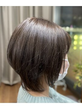 ムーア(MUA) 【MUA龍満】☆イルミナカラー＋くびれショート