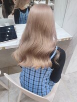 ロンド レア 天神大名店(Lond Le’a) ホワイトブロンド/外ハネボブ/美髪/ワイドバング/ブルーブラック