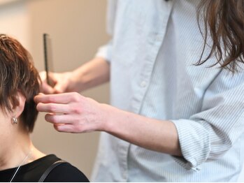 スロウ(SLOW)の写真/経験豊富なスタイリストによる丁寧なカウンセリングを通して、似合うヘアスタイルをご提案☆