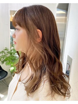 キラ 原宿(KILLA) グレーベージュ_レイヤーロング_インナーカラーイヤリングカラー