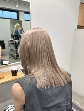 ユウル 横浜(juhl.) ミルクティーベージュ/ケアブリーチ/ブリーチ/ハイトーンカラー