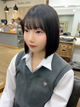 ネオリーブ クーロ(Neolive curro) 小顔ボブ×黒髪[ぱつっとボブ/縮毛矯正/横浜韓国]