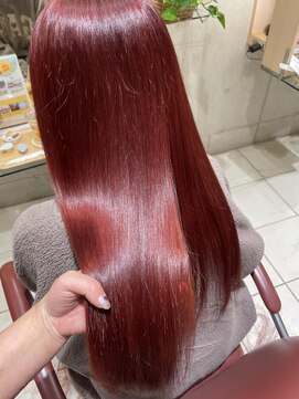 エム インターナショナル 春日部本店(EMU international) チェリーレッドで“推し方美人”に