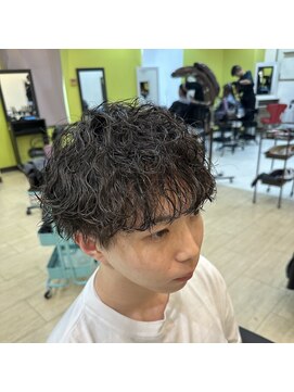 ケリーズグリーン(Kelly's Green) 波巻きパーマ