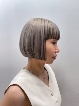 シャウルデッサントウキョウ 表参道(CHARLES DESSIN Tokyo)の写真/ゼロテクという技術で、頭皮にカラー剤をつけずに根元から綺麗に。[表参道/青山/髪質改善]