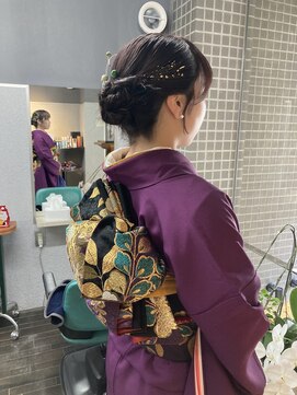 ねじりタイトシニヨン