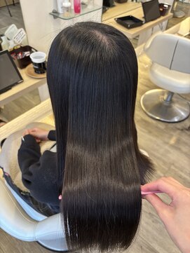 髪質改善！自然にまとまる艶ストレート/10代