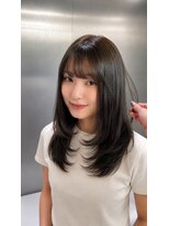 エリオ クペウ(aillo. cope'u)&nbsp;ワンカラーで出来るオリーブカラー×レイヤーカット