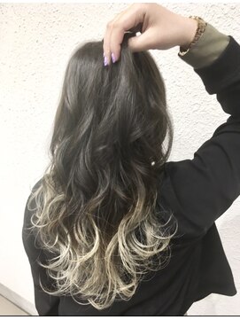 セレスト 下北沢店(CELESTE) Ｗｈｉｔｅ　×　Ｂｌａｃｋ