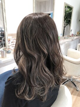 カナロア(KANALOA) KANALOA☆外国人風ナチュラルグレイハイライト