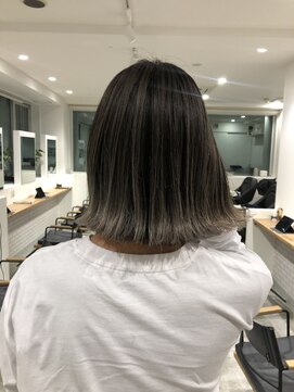 カラ 京都河原町(Kala) シルバー　バレイヤージュ