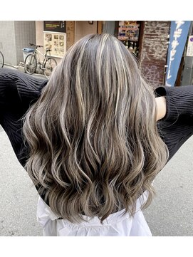 ピヨン 心斎橋(piLLon) 3Dハイライトカラー☆プラチナシルバー