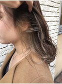 ベージュ×ポイントカラー