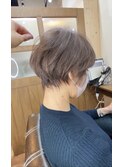 ハイトーンで白髪をぼかすお洒落ショート