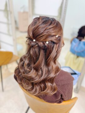 ウッドベル 東京駅前店(W’d BELL) ハーフアップ